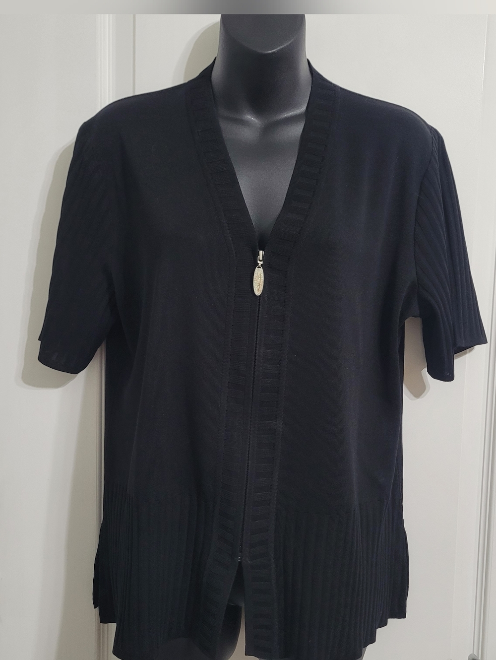 Misook Petite Black Short-Sleeve Zip Front Cardigan Sz Large